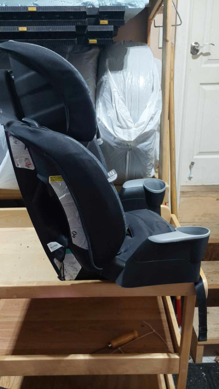 Siège d'auto dans Poussettes, porte-bébés et sièges d'auto  à Laval/Rive Nord - Image 2