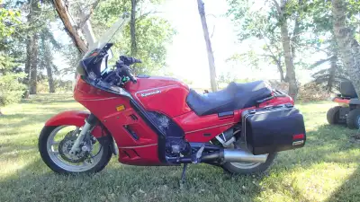 91 Kawasaki zg1000 Concours 1000cc engine runs well removable hard side bags 100hp shaft drive newer...