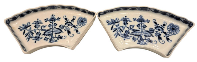 2 MEISSEN BLUE ONION  Cross sword lazy susan dishes in Kitchen & Dining Wares in St. Catharines
