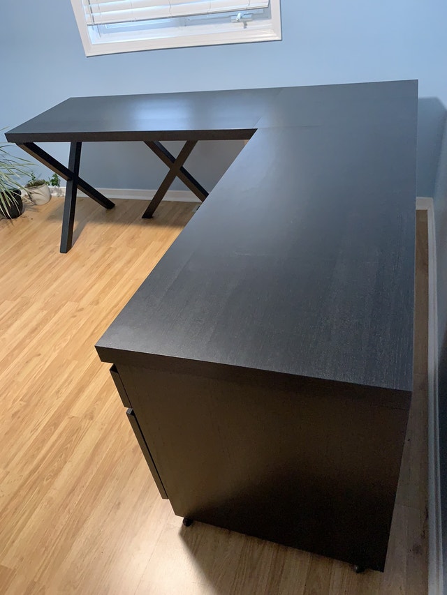 Dark Wood Finish ‘L’ Shape Desk Desks ChathamKent Kijiji