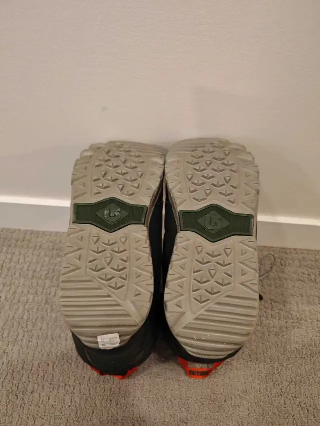 Burton Moto Snowboard Boots Practically New in Snowboard in Calgary - Image 8