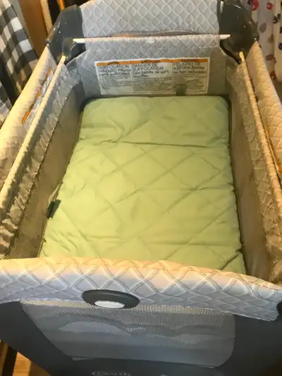 Graco portable travel crib\basinet, View more