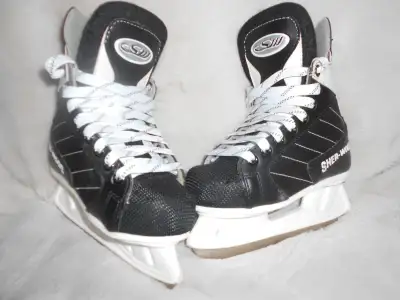 Youth Sz:11 Sherwood Hockey Skates, View more