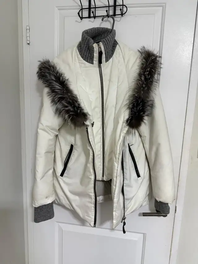 women’s jacket in Women's - Other in City of Toronto - Image 4
