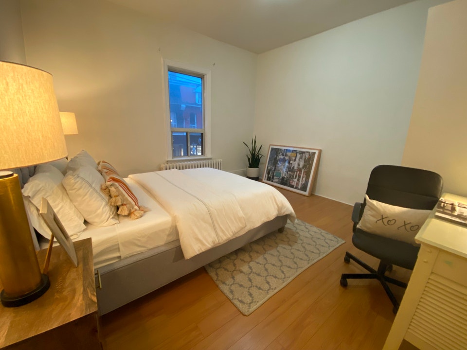 3 beds Queen/Euclid 2