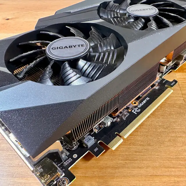 Gigabyte RTX 3080 Gaming OC 10GB | Clean & Fully Tested in System Components in City of Montréal - Image 5