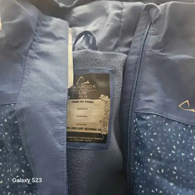 This is a Paradox jacket, size Large (10/12). The jacket is New and is perfect