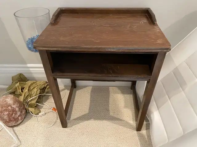 TABLE / NIGHTSTAND - WOODEN BROWN in Other Tables in Ottawa - Image 2