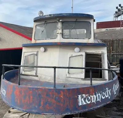 Westbay boat motor 2 318s Chrysler gas ￼￼￼ as is ￼