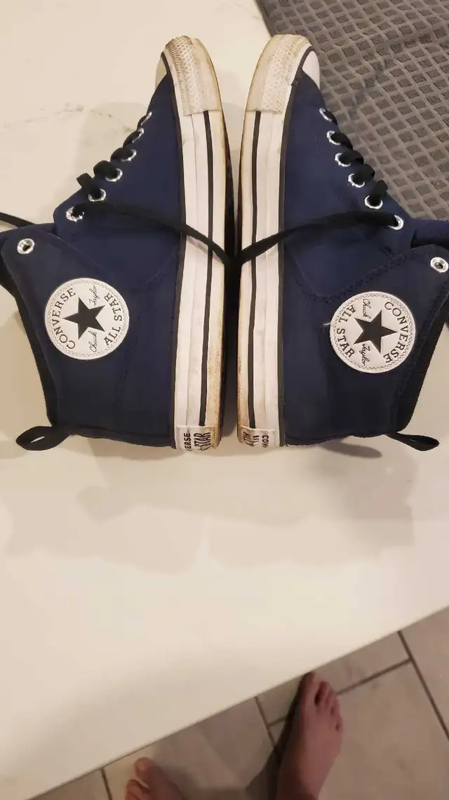 shoes converse all star in Men's Shoes in Kitchener / Waterloo - Image 2