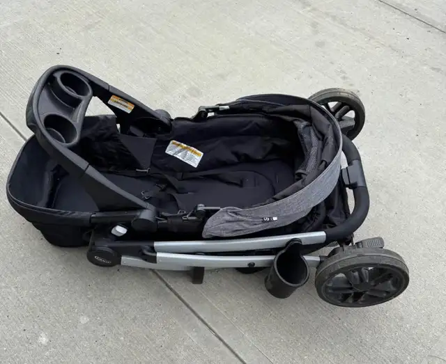 Graco Stroller, Bucket Seat & 3 Bases in Strollers, Carriers & Car Seats in Edmonton - Image 4