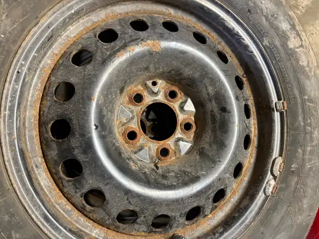 235/65/17 3 Winter tires with steel rims and 1 Rim without tire in Tires & Rims in Ottawa - Image 5