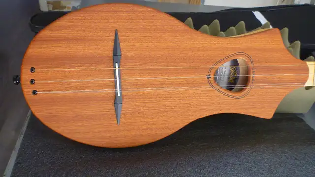SEAGULL MERLIN M4 MAHOGANY TOP in Guitars in Laval / North Shore - Image 2