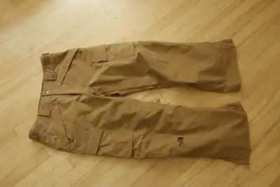 North Face Men’s M Tan Ski/Snowboard Pants, View more