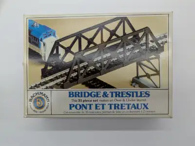 Selling a Bachmann N scale trestleset. Set has additional pieces, most likely from other sets amalga...