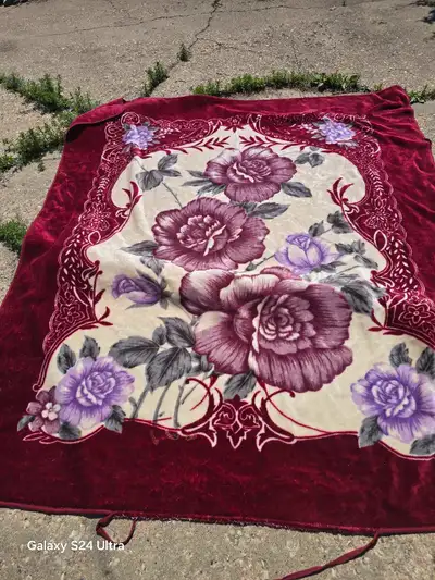 Plush Floral Blanket, View more