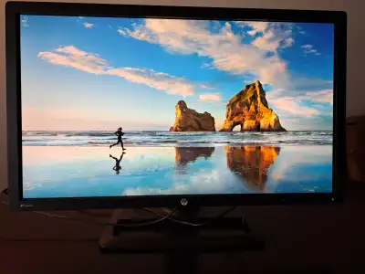 27" 1440p Gaming Monitor & Stand - HP Z27i - Excellent condition, View more