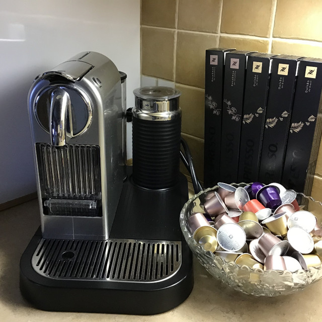 Cafetière Nespresso en excellente condition dans Machines à café  à Laurentides