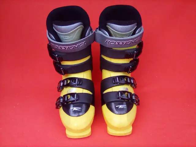 Bottes de ski alpin 24.5 ROSSIGNOL junior ski boots in Ski in Laval / North Shore - Image 3