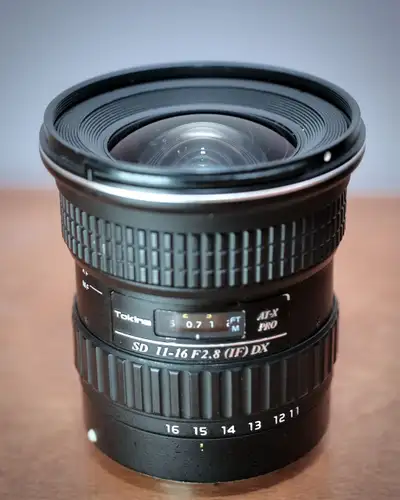 Selling a used but still good condition Tokina 11-16mm f/2.8 Lens for all Canon EF or EFs mounts. Le...