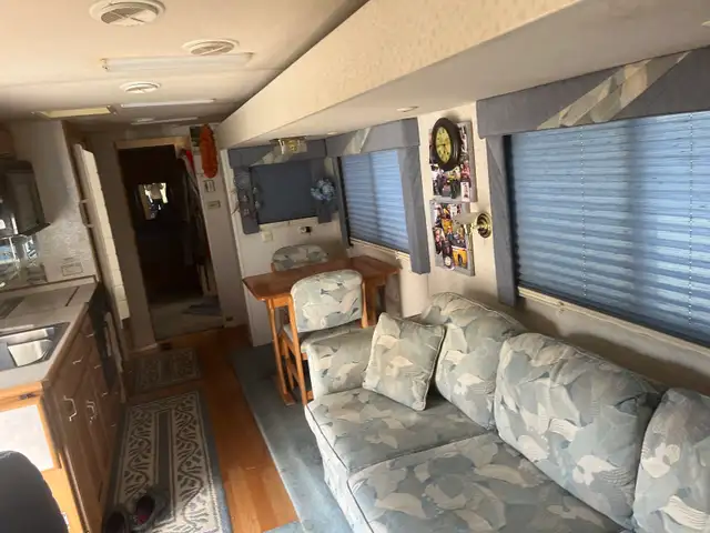 1996 Newmar Mountain Aire 40 ft. motorhome in RVs & Motorhomes in Grande Prairie - Image 6