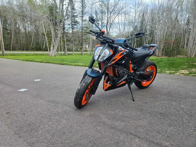 2022 KTM 890 duke R in Street, Cruisers & Choppers in Moncton - Image 3