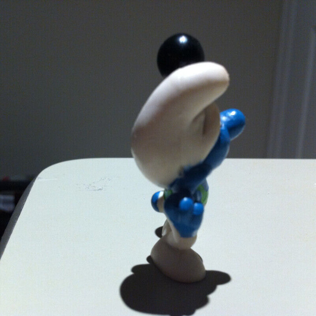 SOLD-Smurfs - Vintage Barbell Smurf (Green Shirt) in Arts & Collectibles in Ottawa - Image 2