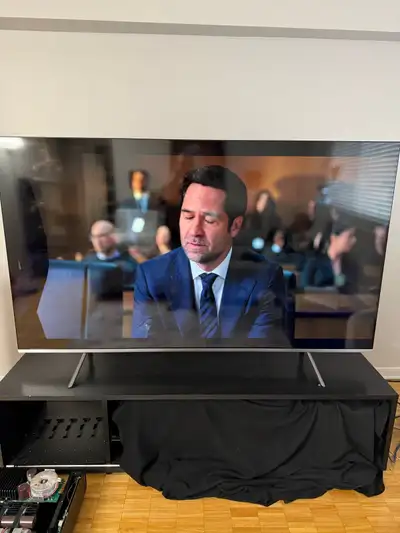 Samsung UN82NU8000F  82”, View more