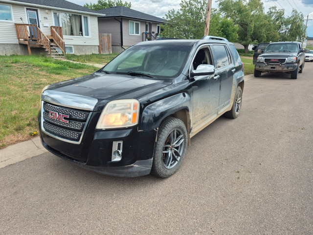 2011 GMC Terrain V6 AWD SLT, Loaded, new tires in Cars & Trucks in Medicine Hat - Image 2