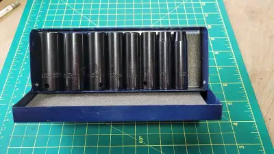 8 piece 3/8 drive Metric socket set. Chrome Vanadium Steel. 19 mm, 17mm, 14 mm, 13mm, 12 mm, 11 mm,...
