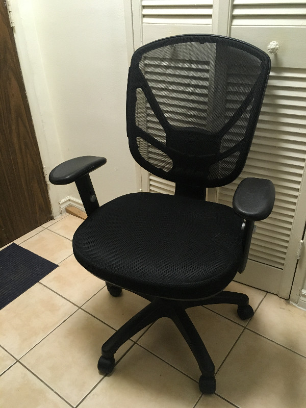 Nice and comfortable office chair ($80 Jan 29-31st pickup in Chairs & Recliners in City of Toronto