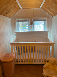 Baby Crib (white) like new