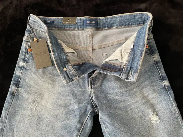 MEN’S JEANS in Men's in City of Toronto - Image 5