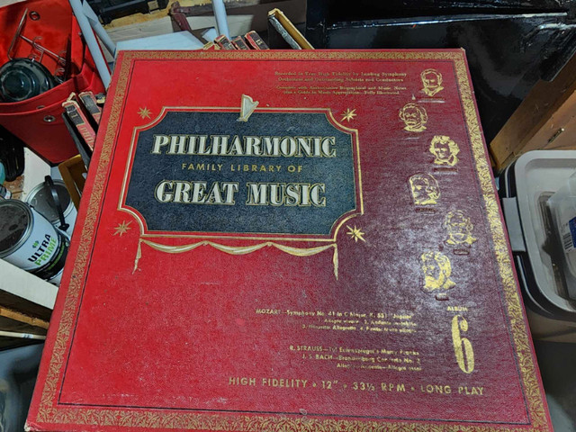 16 albums bibliothèque familiale philharmonique grande musique dans Art et objets de collection  à Trois-Rivières - Image 2