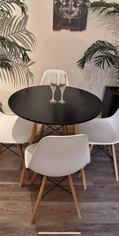 Selling Dining Table Round only, View more