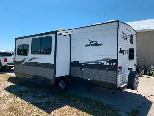 2022 JAYCO JAYFLIGHT 267BHS BUNK TRAVEL TRAILER in Travel Trailers & Campers in Grand Bend - Image 4
