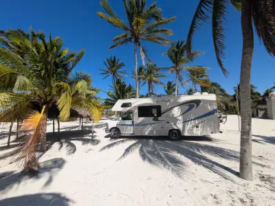 Classe C 24 pieds – Modèle : FOUR WINDS 5000 - Moteur CHEVROLET EXPRESS 3500 V8 6.0L de 2008 - Plaqu...