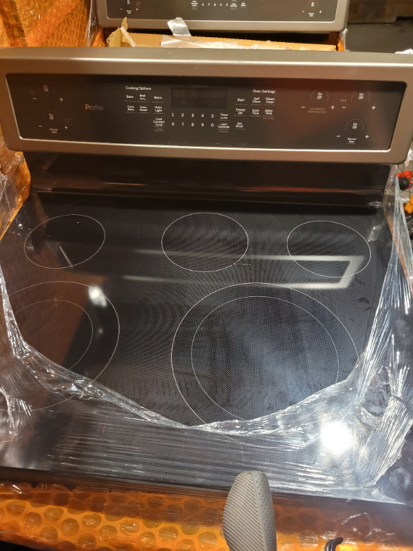 New GE Electric Stove-$800 in Stoves, Ovens & Ranges in City of Toronto