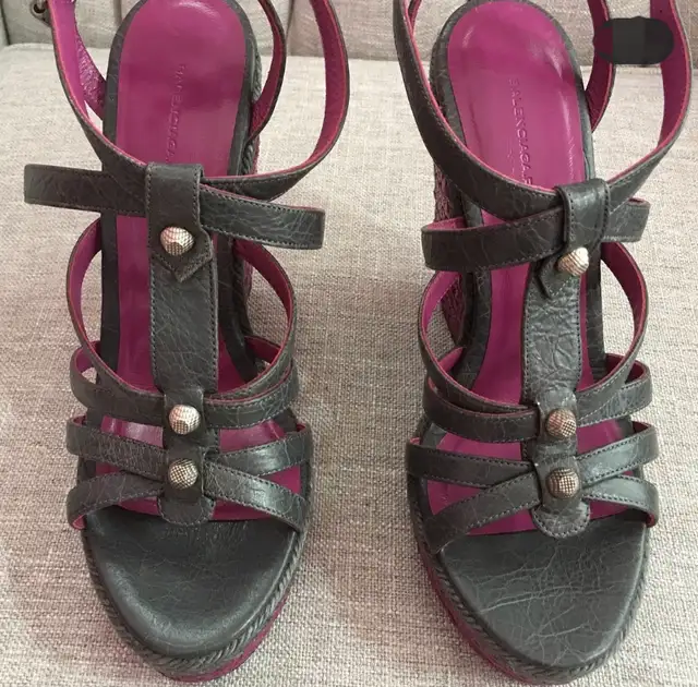 AUTHENTIC BALENCIAGA GROMMET WEDGE SANDALS-SIZE 9, fits size 8 in Women's - Shoes in Oakville / Halton Region - Image 3