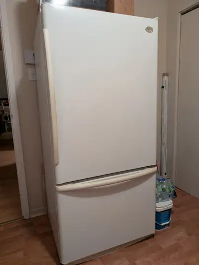 Frigidaire 18 ou 20 pieds cube, View more