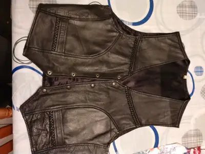 Veste de cuir sans manche L (motard), View more
