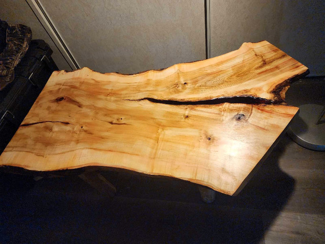 Maple live edge coffee table  in Coffee Tables in Regina - Image 4