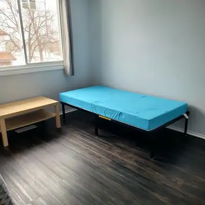 Private room for rent in a family house with kids. Preferred a professional working girl. Rent inclu...