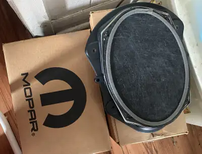 2006/2011 dodge/crystler MAKE OFFEERS CLEARING SPACE FOR BIGGER EXPESIVE PARTS!!!!!!$$$$ Majority ar...