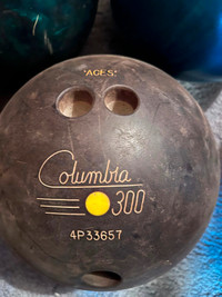 Columbia 300 bowling ball