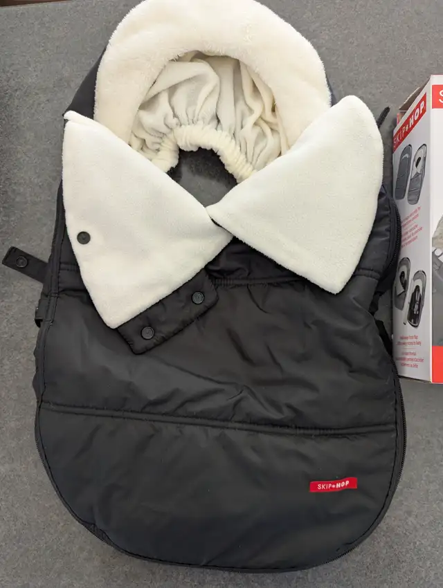 Baby car seat cover in Strollers, Carriers & Car Seats in Edmonton - Image 2