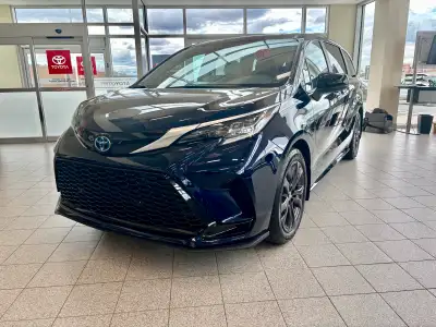 Toyota Sienna XSE Hybride – 8 places – Spacieuse, économique et stylée! Vous cherchez une minifourgo...