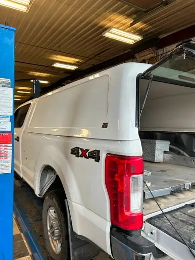 ** USED SUPER DUTY 8 FT CANOPY ** FITS 17-22 F250/F350 8 FT BED PRICE NEW = $ 4000.00 ASKING FOR = $...