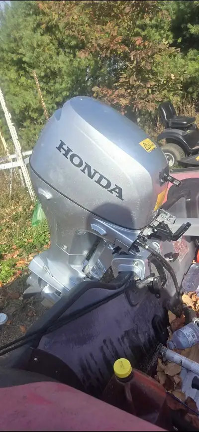 New honda 20hp outboard. Only had 2 tanks of fuel. Reason for selling is to small for my boat so buy...