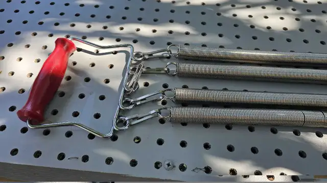 welder spring steel chest expander exercise  in Exercise Equipment in Edmonton - Image 4